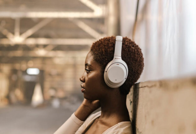 sony-headphones-1024x683